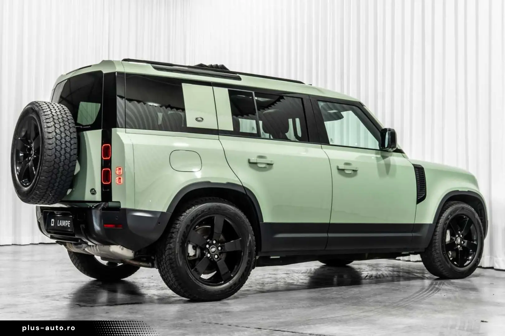 LAND ROVER Defender 110 D300 75th Limited Edition