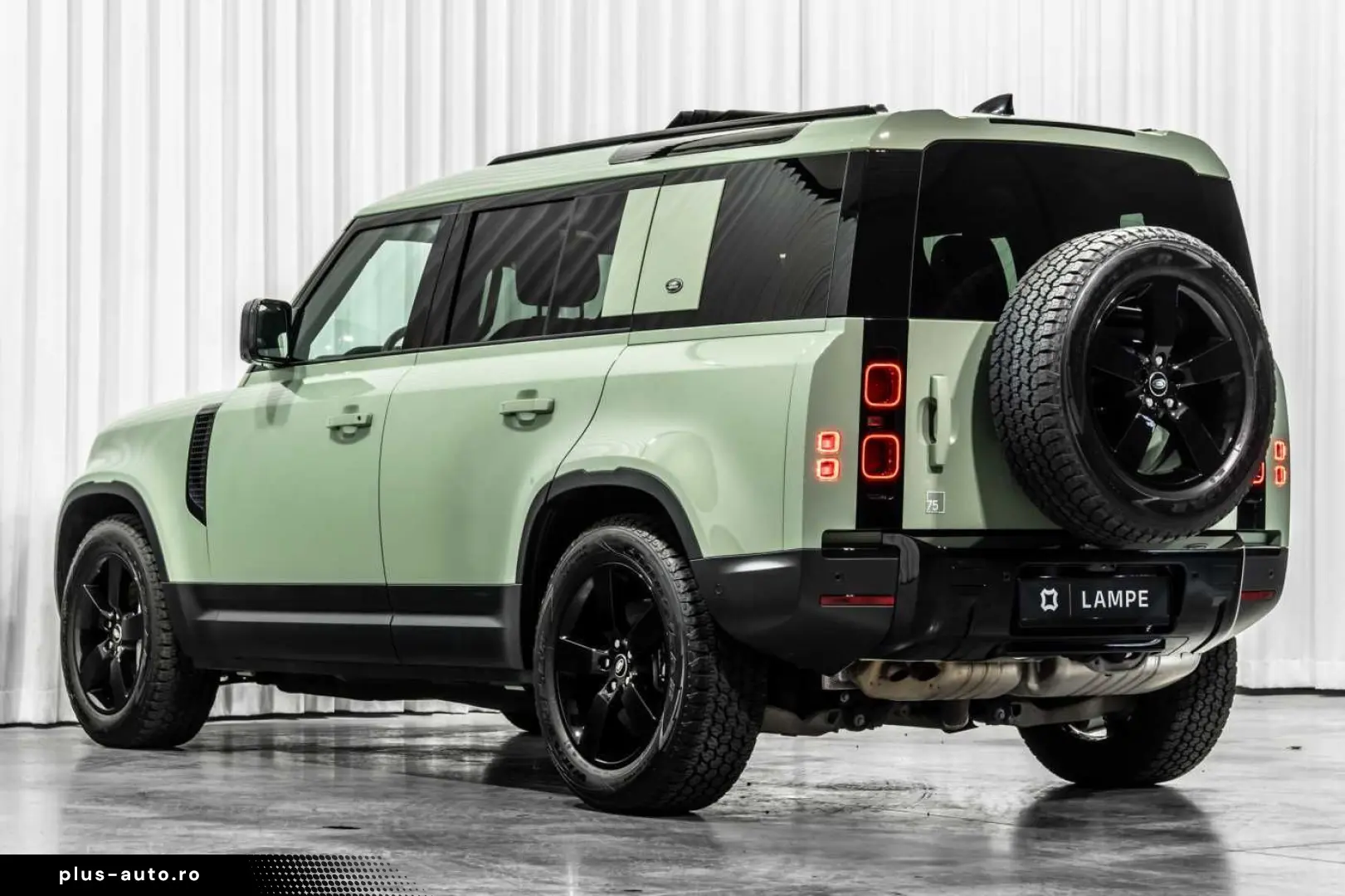 LAND ROVER Defender 110 D300 75th Limited Edition