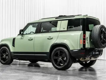 LAND ROVER Defender 110 D300 75th Limited Edition