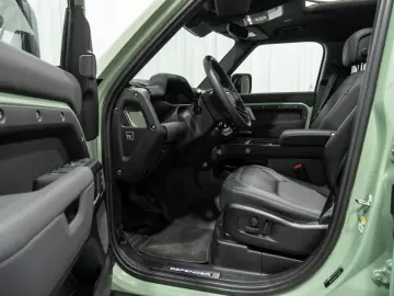 LAND ROVER Defender 110 D300 75th Limited Edition