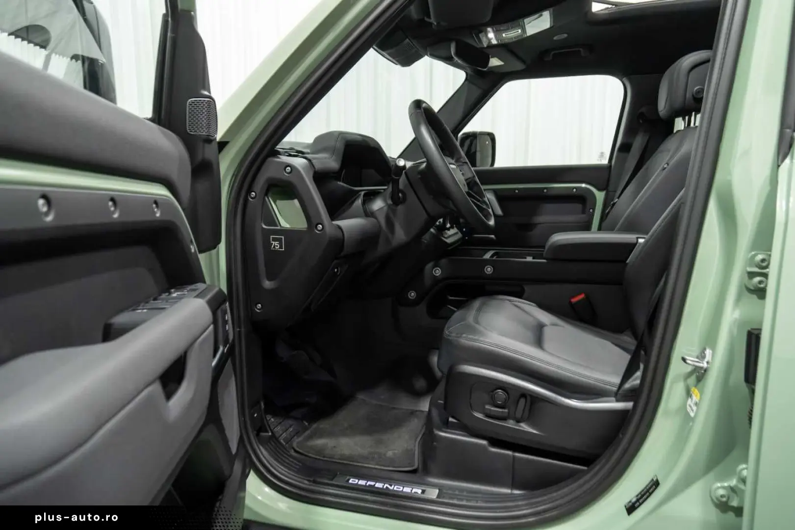 LAND ROVER Defender 110 D300 75th Limited Edition