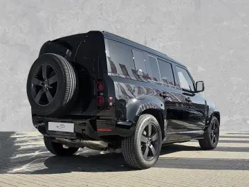 LAND ROVER Defender 110 D300 X-Dynamic SE