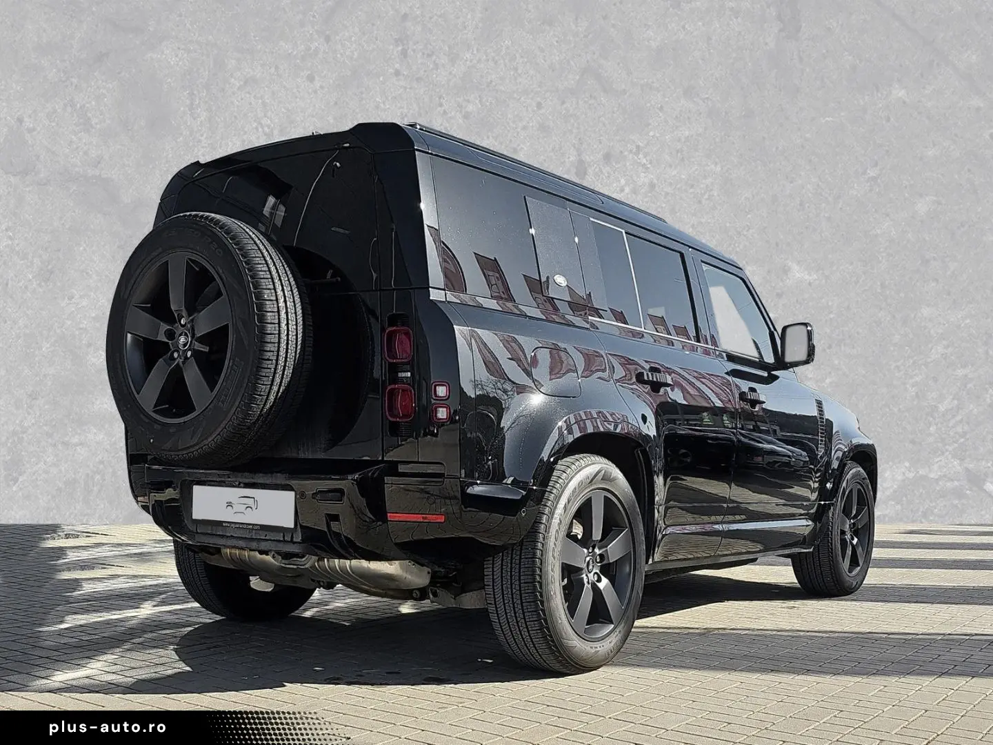 LAND ROVER Defender 110 D300 X-Dynamic SE