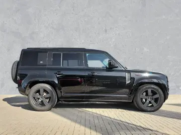 LAND ROVER Defender 110 D300 X-Dynamic SE