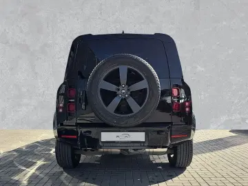 LAND ROVER Defender 110 D300 X-Dynamic SE