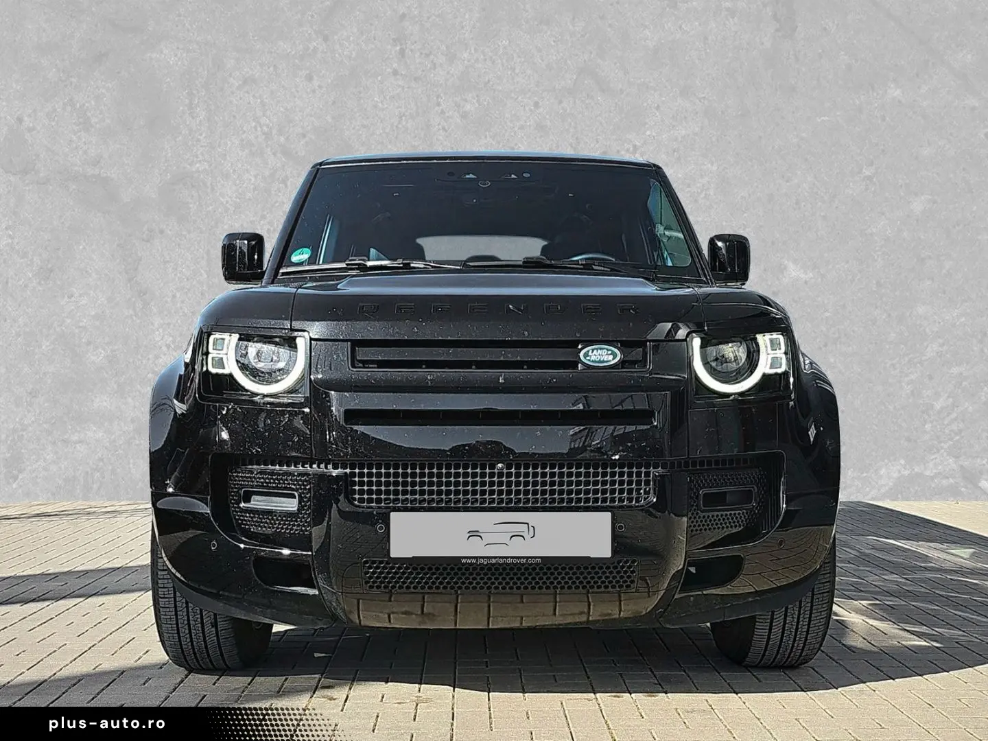 LAND ROVER Defender 110 D300 X-Dynamic SE