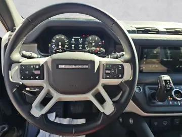 LAND ROVER Defender 110 D300 X-Dynamic SE
