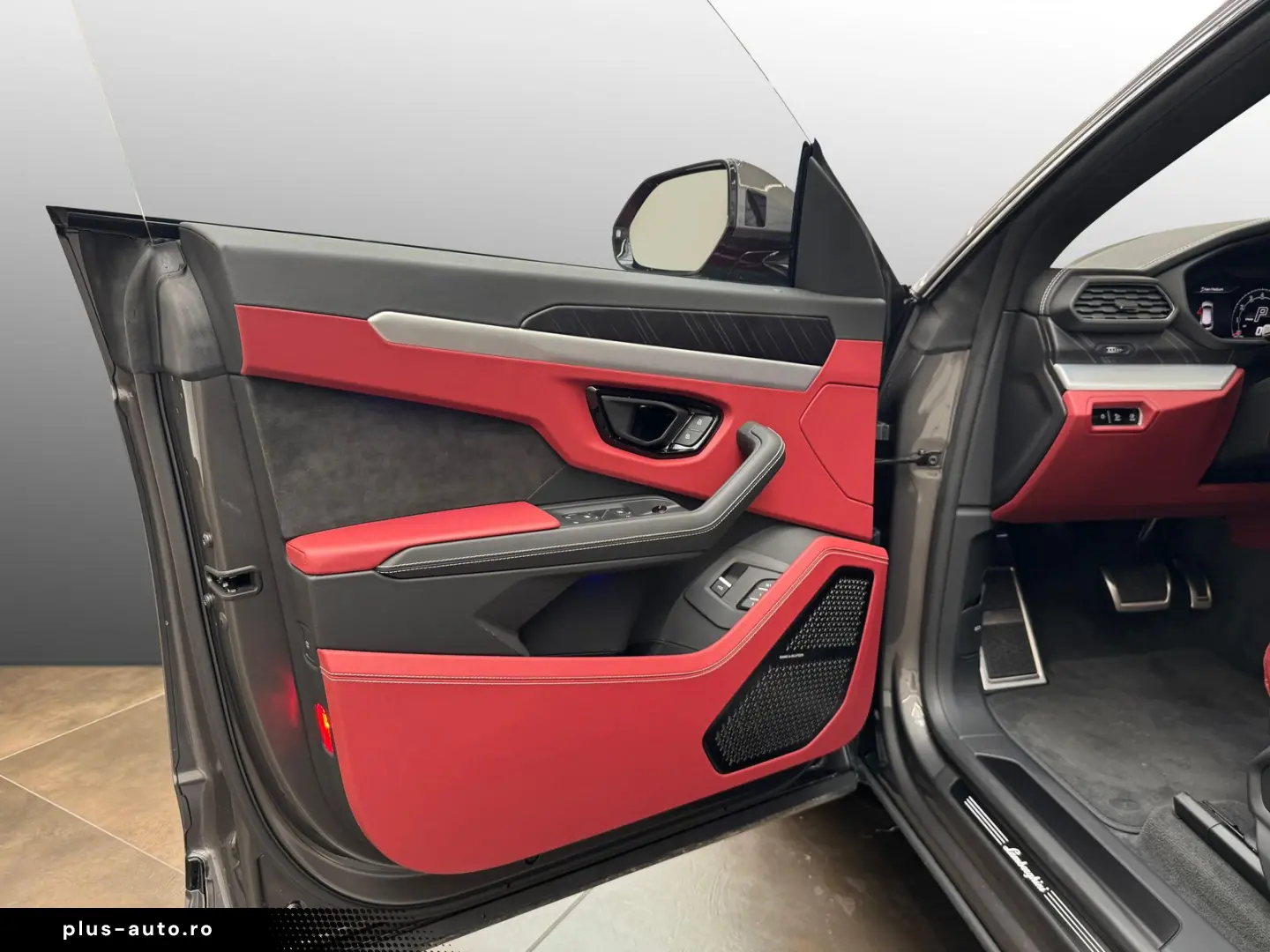 LAMBORGHINI URUS 2024 — imagine 13