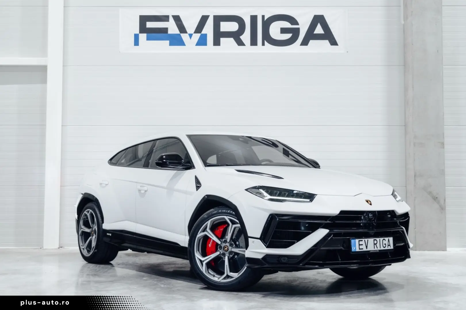 LAMBORGHINI URUS 2023