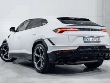 LAMBORGHINI Urus S B&O Pano Night Vision HUD BiCol int