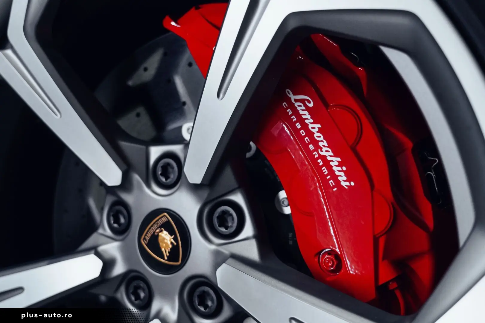 LAMBORGHINI URUS 2023 — imagine 8