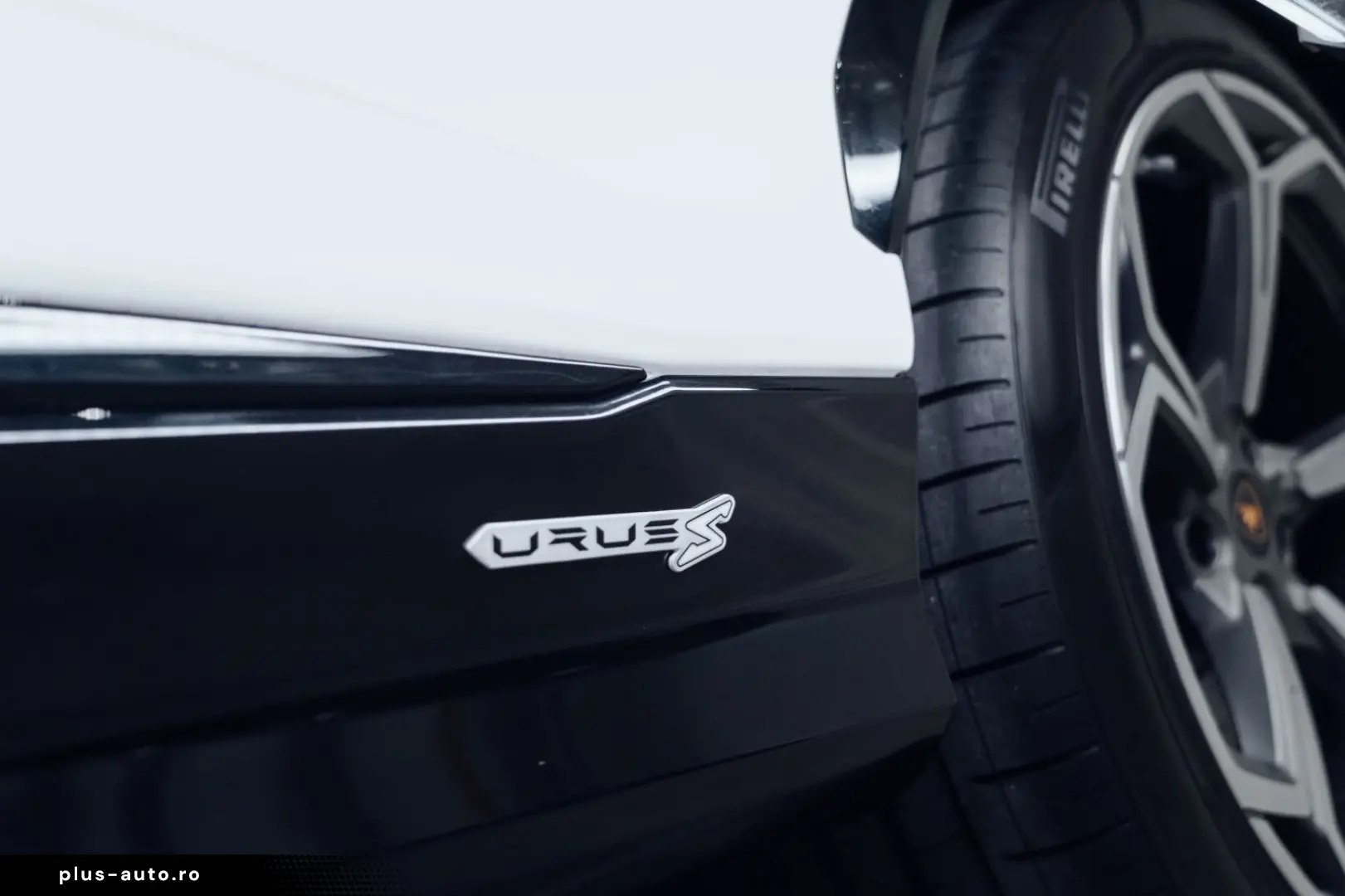 LAMBORGHINI URUS 2023 — imagine 9
