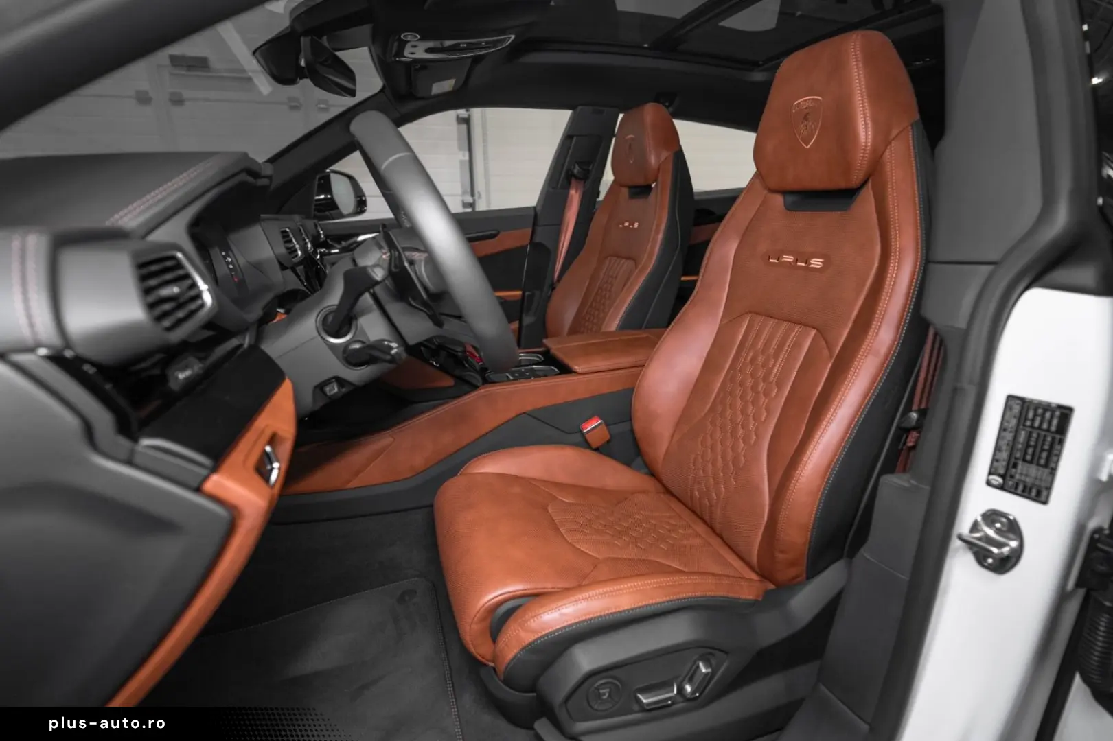 LAMBORGHINI URUS 2023 — imagine 11