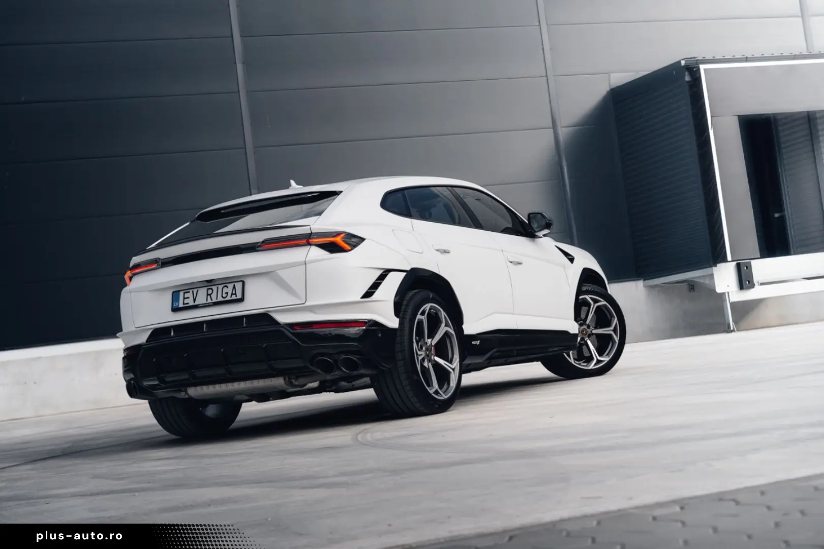 LAMBORGHINI URUS 2023 — imagine 20