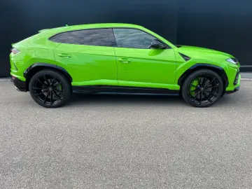 LAMBORGHINI Urus 4.0 V8 AKRAPOVIC CARBON B&O PANO MASSAGE