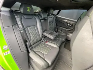 LAMBORGHINI Urus 4.0 V8 AKRAPOVIC CARBON B&O PANO MASSAGE