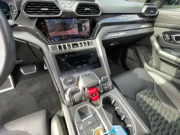 LAMBORGHINI Urus 4.0 V8 AKRAPOVIC CARBON B&O PANO MASSAGE