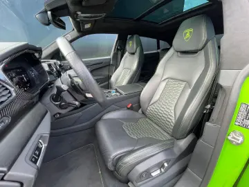 LAMBORGHINI Urus 4.0 V8 AKRAPOVIC CARBON B&O PANO MASSAGE