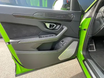 LAMBORGHINI Urus 4.0 V8 AKRAPOVIC CARBON B&O PANO MASSAGE