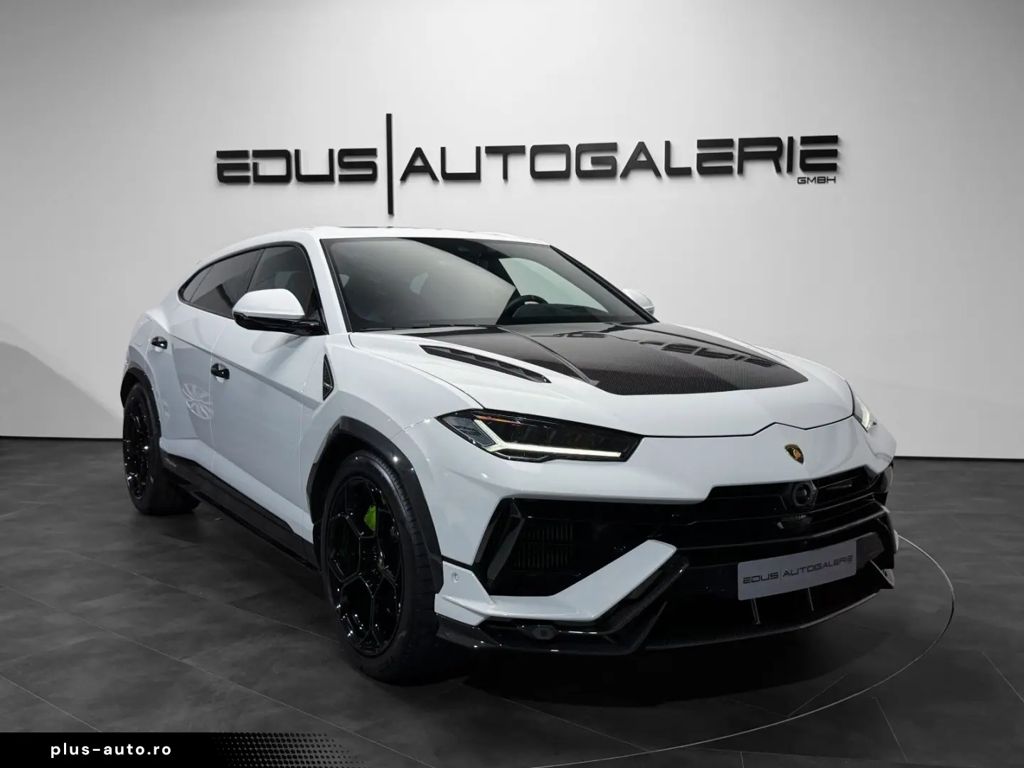 LAMBORGHINI URUS 2025