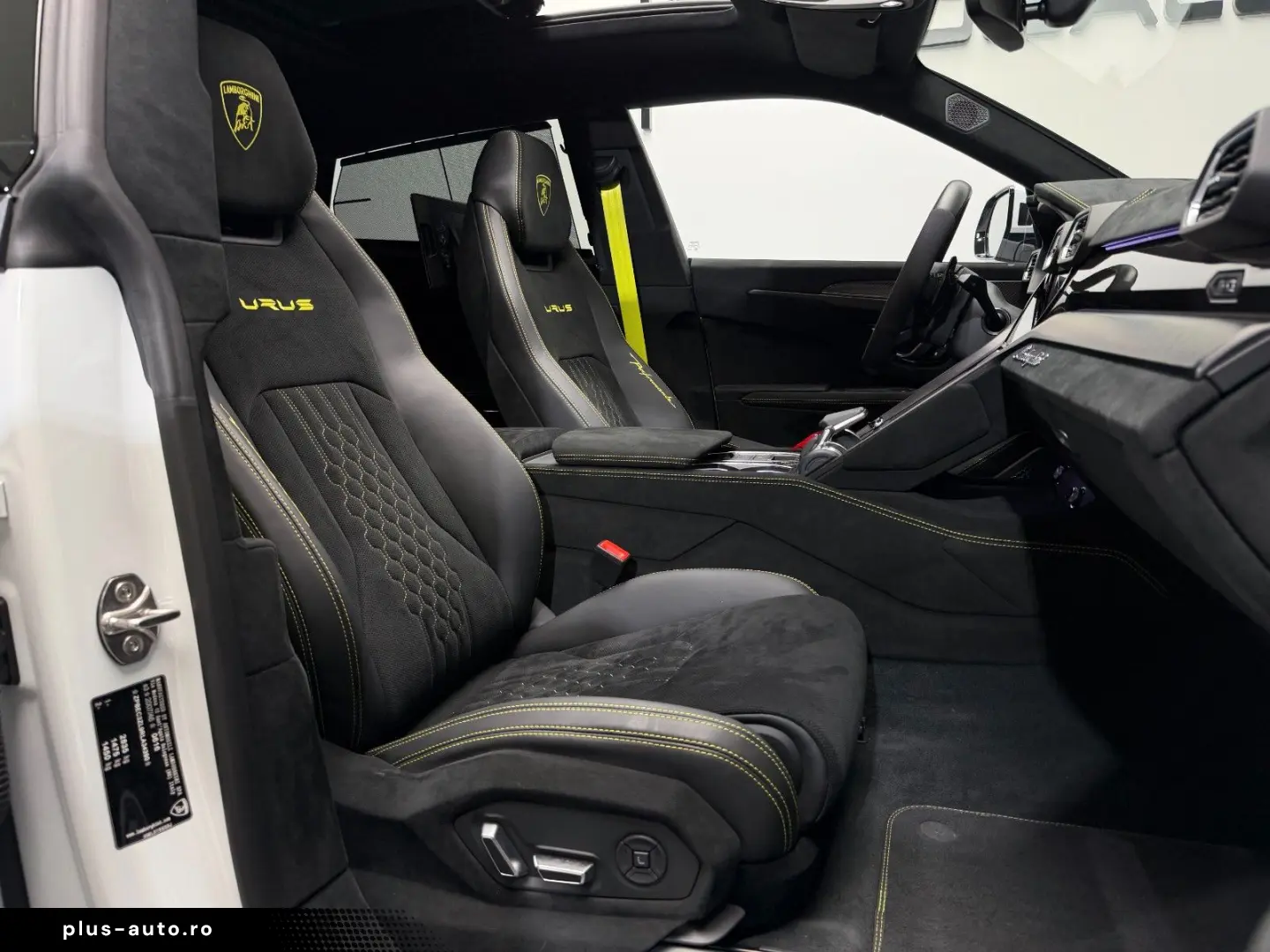 LAMBORGHINI URUS 2025 — imagine 26