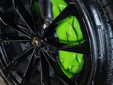 LAMBORGHINI Urus S 4.0 V8 AKRAPOVIC CARBON PANO B&O ACC