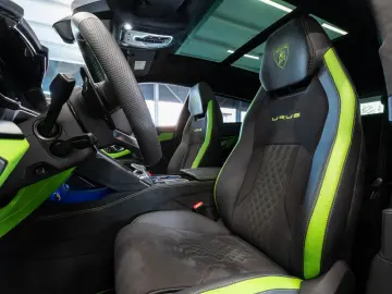 LAMBORGHINI Urus S 4.0 V8 AKRAPOVIC CARBON PANO B&O ACC