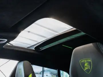 LAMBORGHINI Urus S 4.0 V8 AKRAPOVIC CARBON PANO B&O ACC