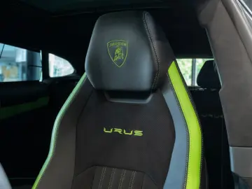 LAMBORGHINI Urus S 4.0 V8 AKRAPOVIC CARBON PANO B&O ACC