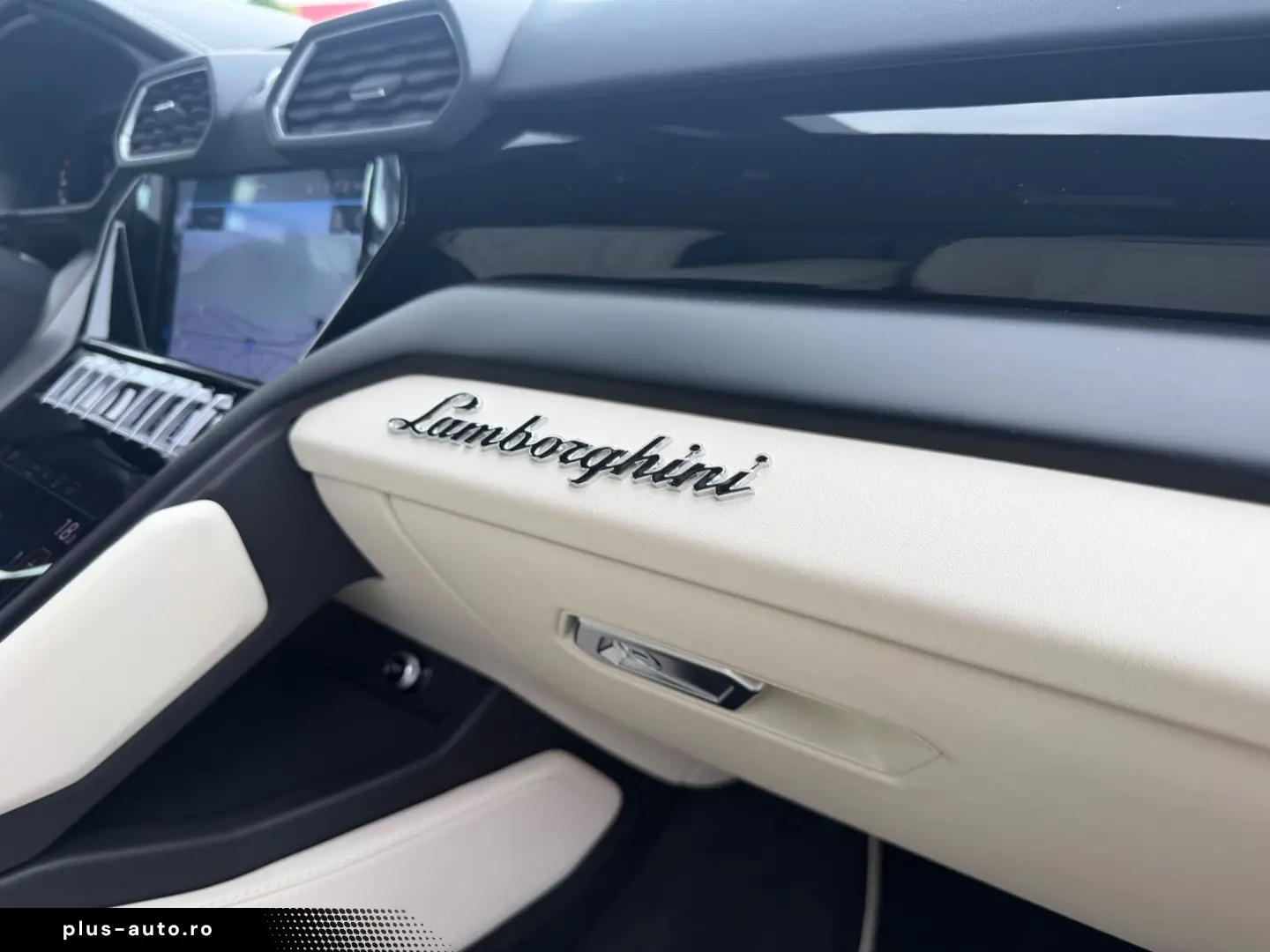 LAMBORGHINI URUS 2023 — imagine 18