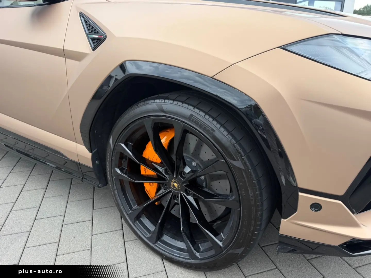 LAMBORGHINI URUS 2023 — imagine 43