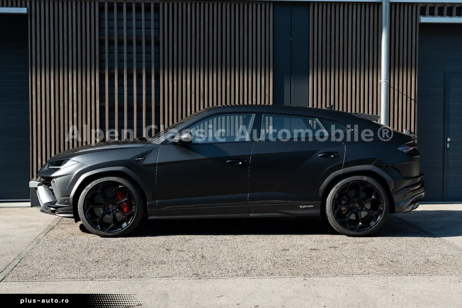 LAMBORGHINI URUS 2023 — imagine 6