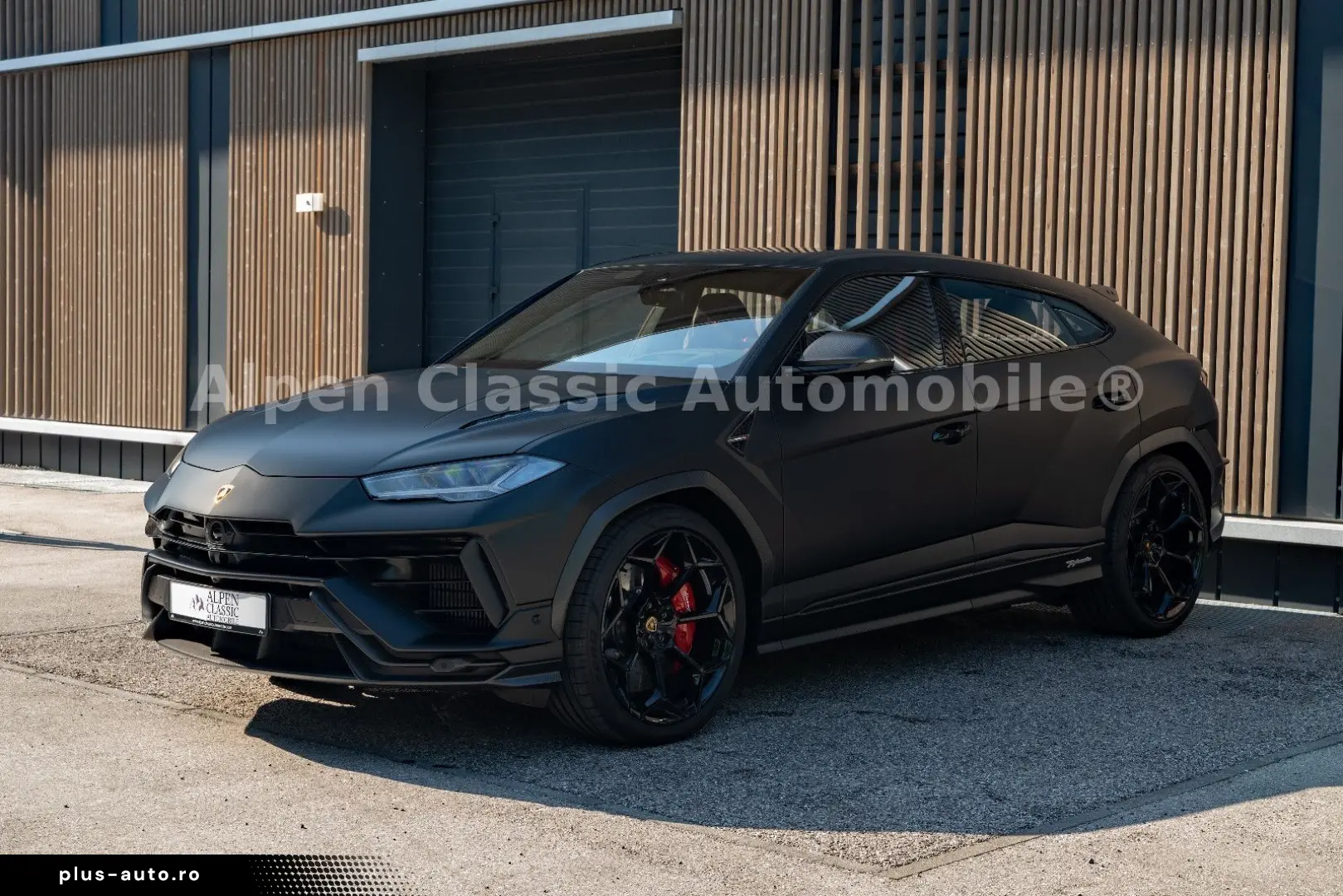 LAMBORGHINI URUS 2023 — imagine 13
