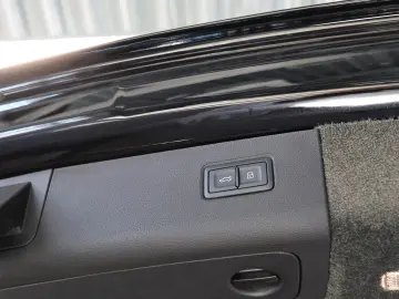 Bentley Bentayga 4.0 V8 EWB 4WD