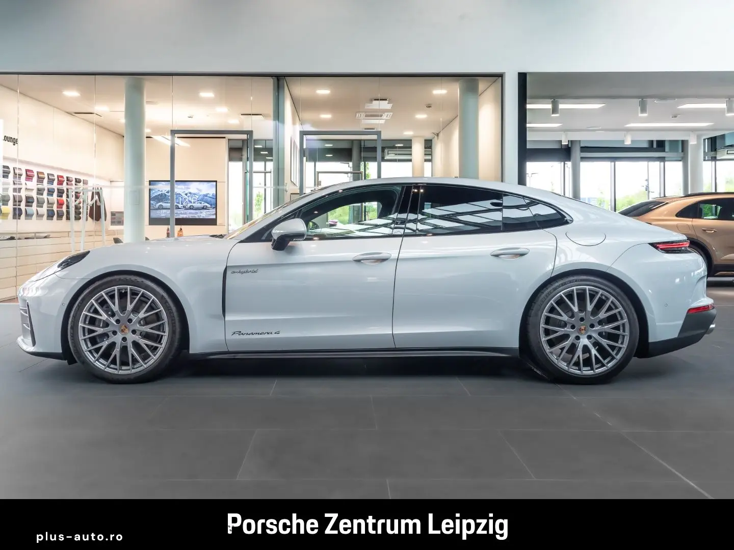 PORSCHE Panamera 2024 — imagine 2