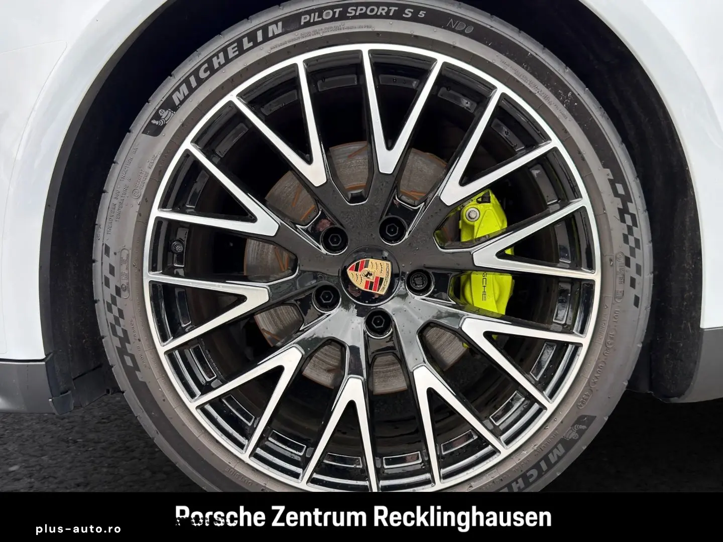 PORSCHE Panamera 2024 — imagine 16
