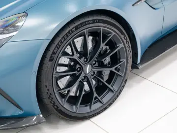 Aston Martin Vantage Roadster MY26 Full Options Blue Carbon