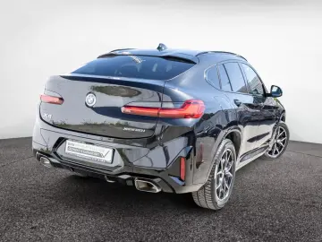 BMW X4 xDrive 20i M-Sport AHK PANO