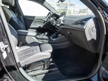 BMW X4 xDrive 20i M-Sport AHK PANO