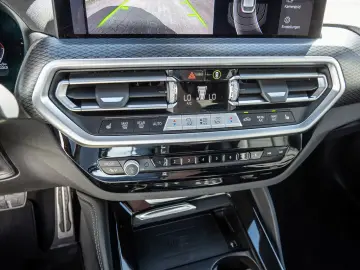 BMW X4 xDrive 20i M-Sport AHK PANO