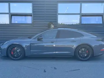 Porsche Panamera GTS CARBON DESIGN MANUFAKTUR