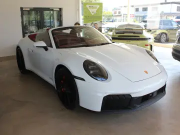 Porsche 992 Carrera 4 GTS Cabriolet