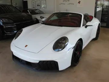 Porsche 992 Carrera 4 GTS Cabriolet