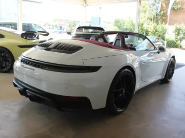 Porsche 992 Carrera 4 GTS Cabriolet