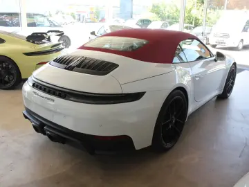 Porsche 992 Carrera 4 GTS Cabriolet