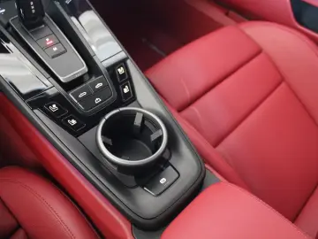 Porsche 992 Carrera 4 GTS Cabriolet