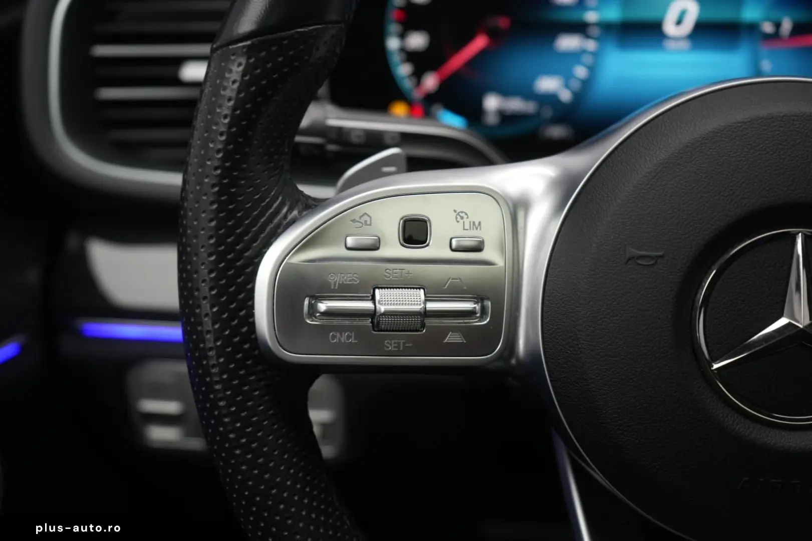 MERCEDES-BENZ GLE 300 d 4Matic AMG Line Pano