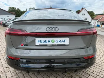AUDI Q8 Spb. e-tron S line 55 qu. ACC AHK MATRIX PANO