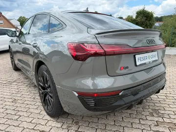 AUDI Q8 Spb. e-tron S line 55 qu. ACC AHK MATRIX PANO