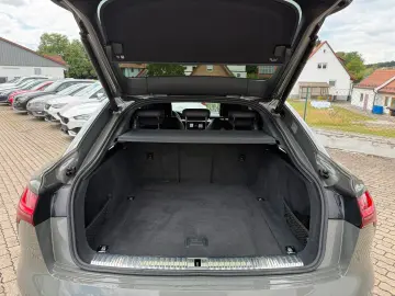 AUDI Q8 Spb. e-tron S line 55 qu. ACC AHK MATRIX PANO